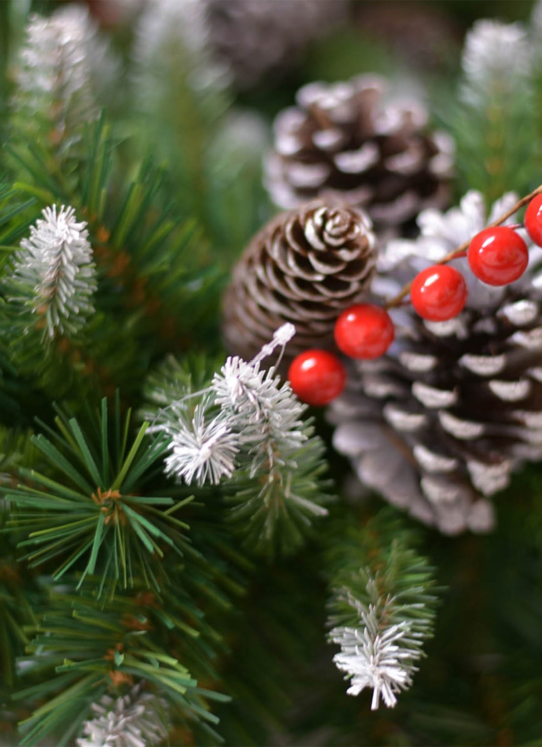 Van Der Gucht Frosted Berry kerstguirlande 274 cm - achterkant groen