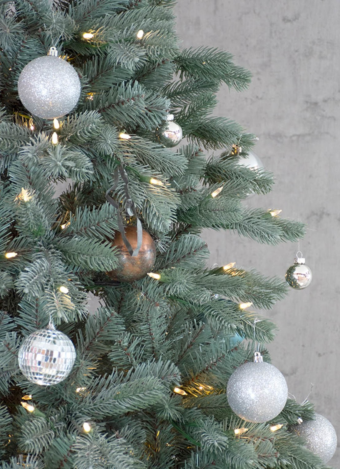 Van Der Gucht Frosted Colorado kunstkerstboom 228 cm - voorkant 4 groen