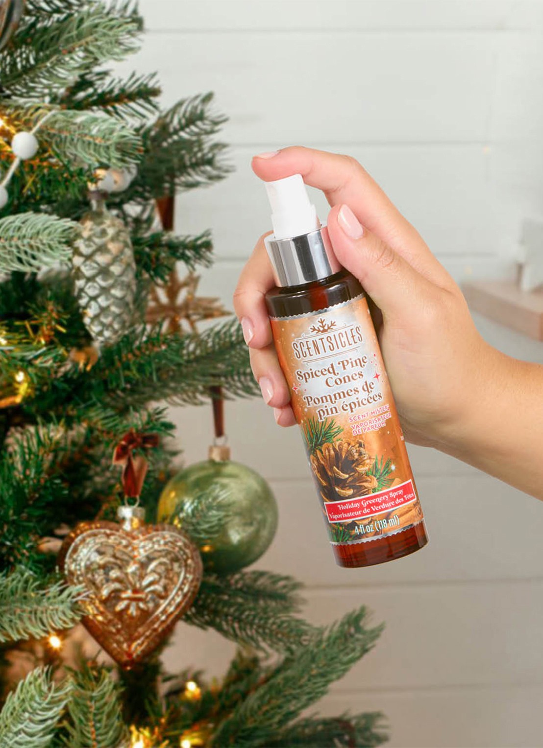 Van Der Gucht Spiced Pine Cones huisparfum - geurspray - voorkant 2 orange