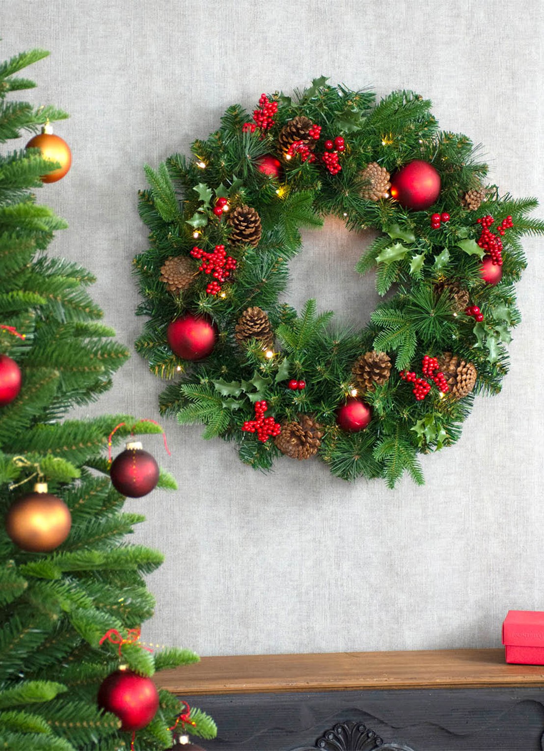 Van Der Gucht Victoria kerstkrans met LED verlichting 60 cm - voorkant 2 groen