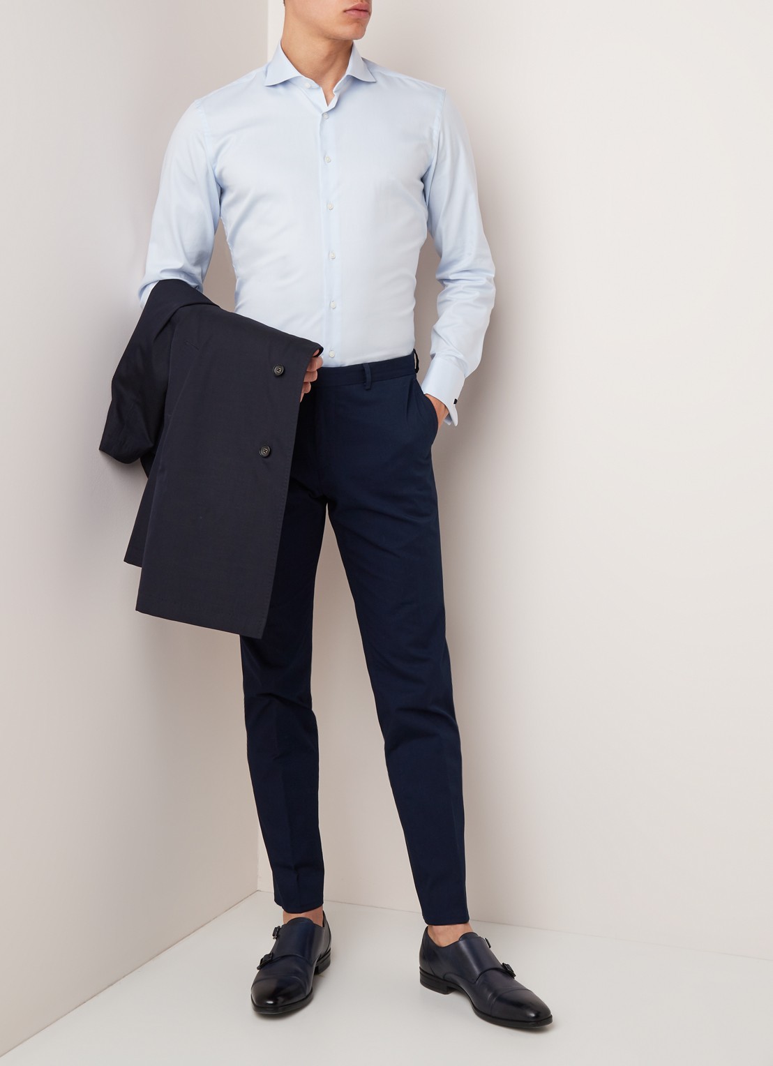 Van Gils Ext slim fit overhemd met wide spread-kraag - voorkant 2 lichtblauw