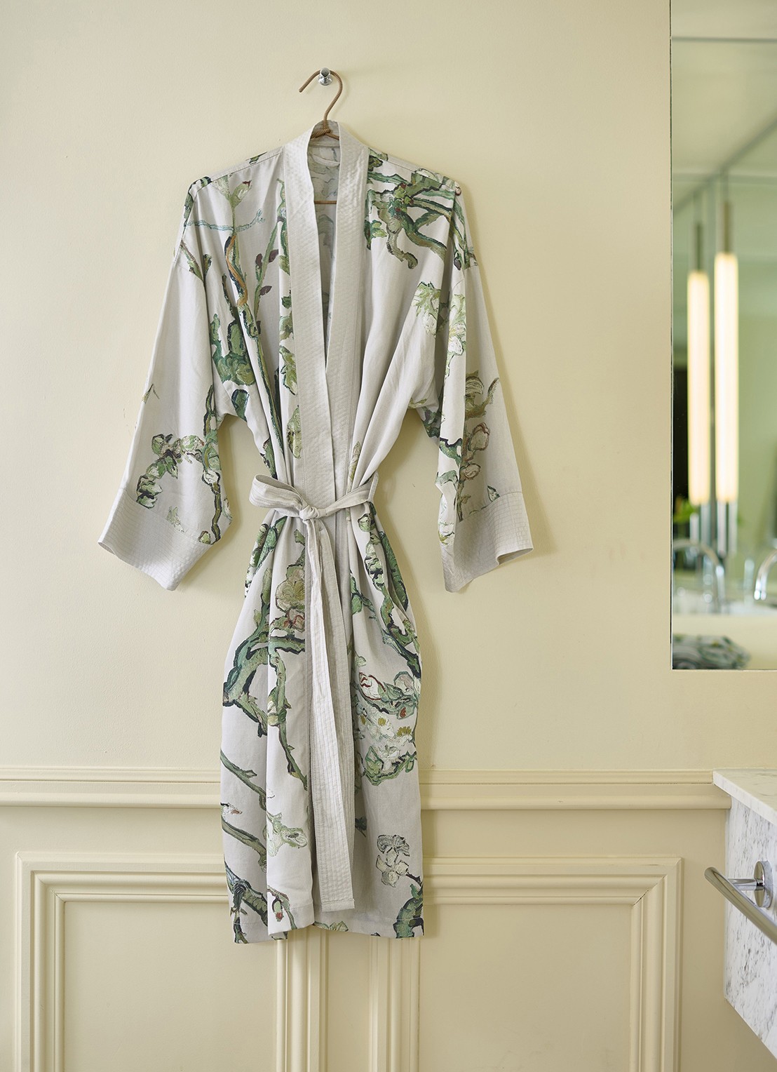 Van Gogh Museum Almond Blossom kimono met bloemenprint - voorkant 4 zand