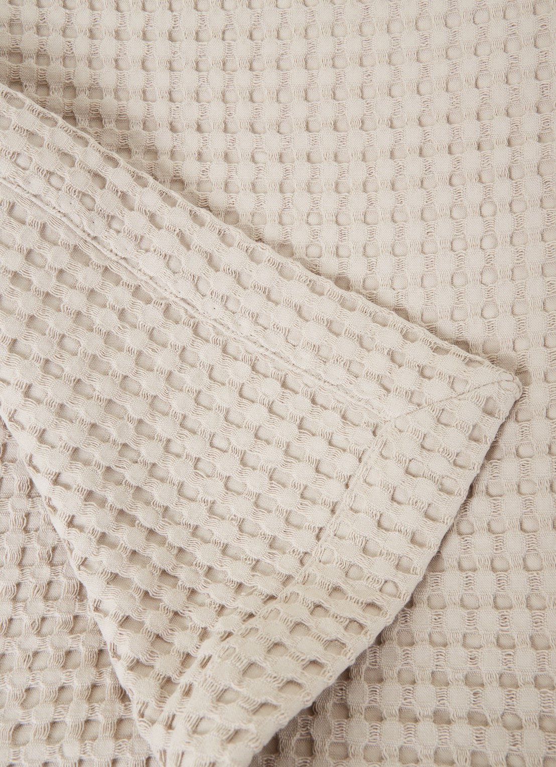 Vandyck Home 71 plaid met wafelstructuur - detail 3 creme