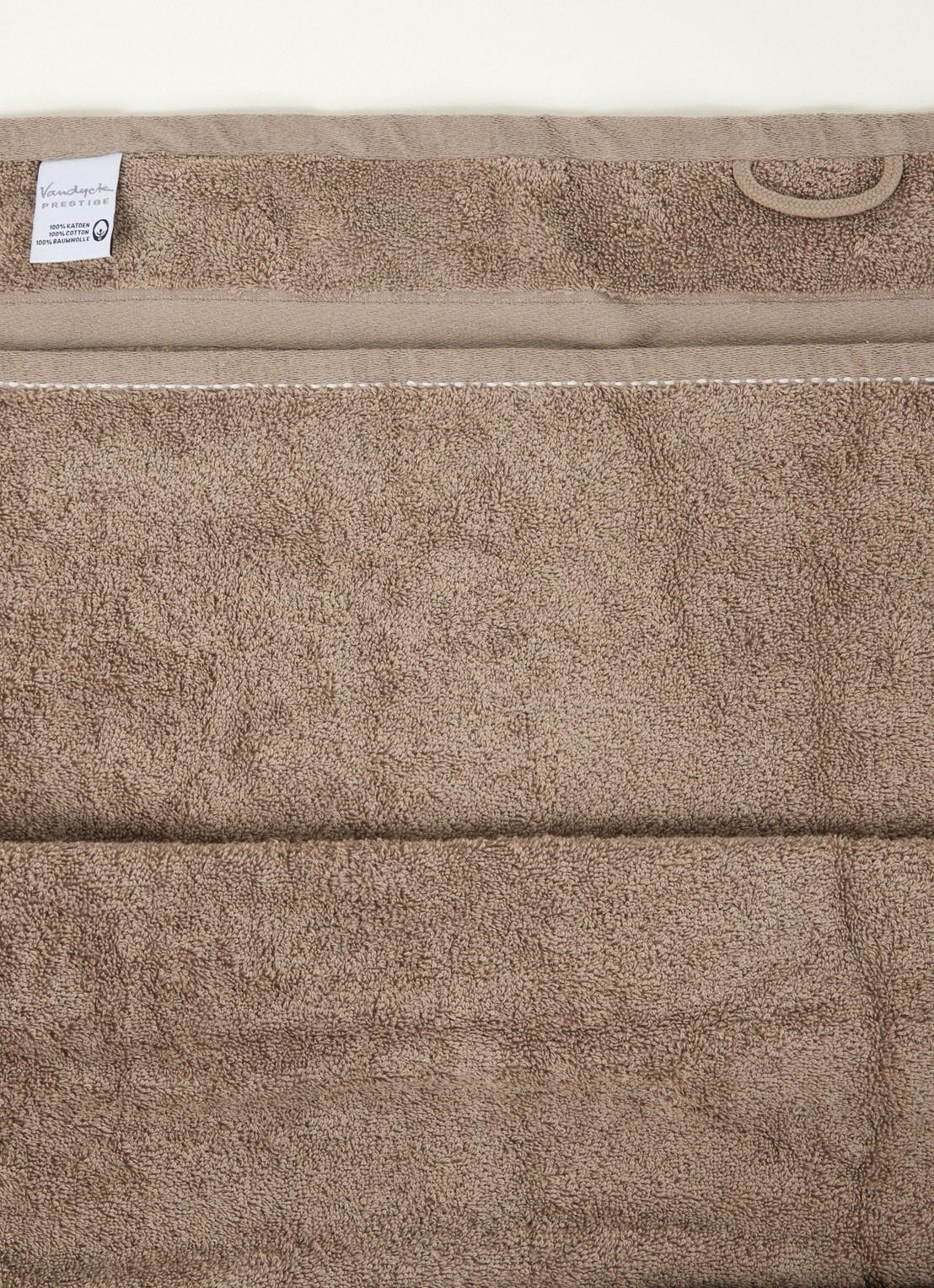 Vandyck Prestige Lines badlaken - 500gr/m2 - 70 x 140 cm  - detail hazelnootbruin