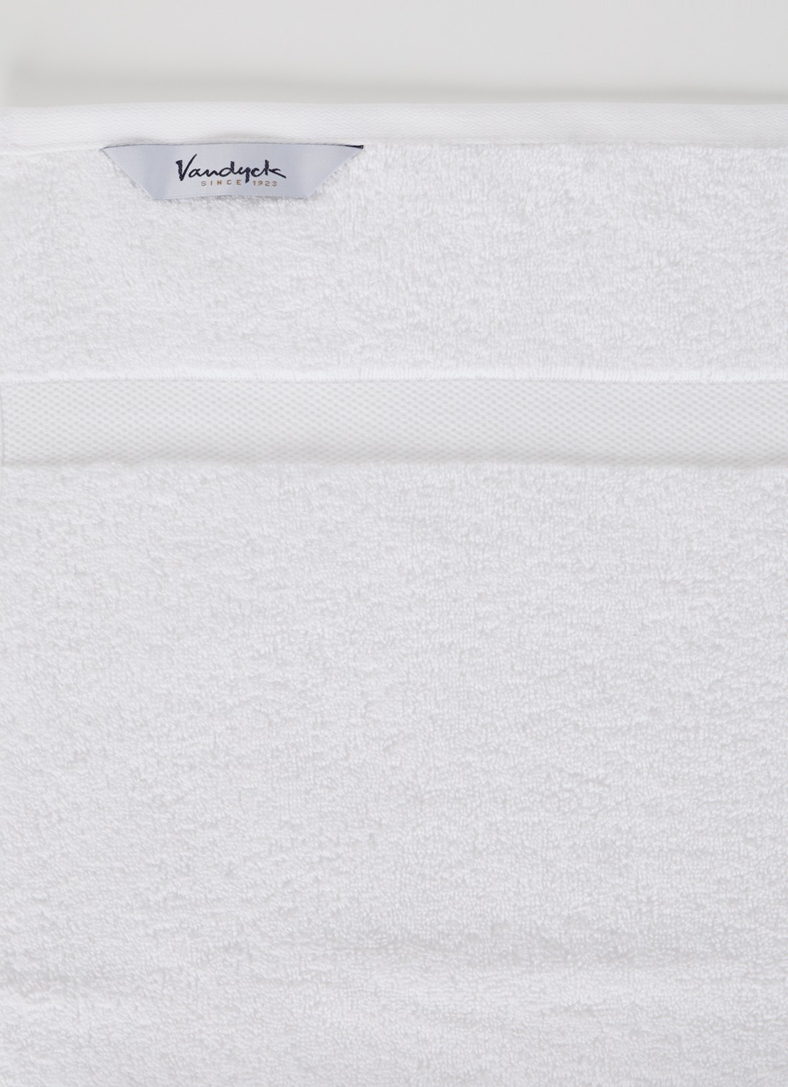Vandyck Ranger badhanddoek - 650 gr/m2 - 68 x 127 cm - detail wit