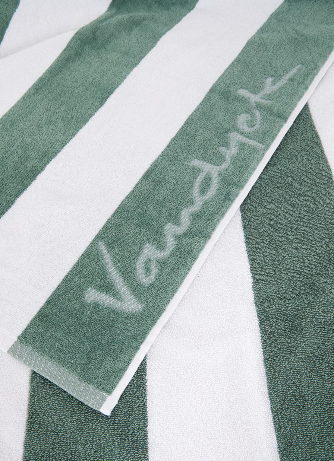 Vandyck Riviera strandlaken 100 x 200 cm  - voorkant 2 legergroen