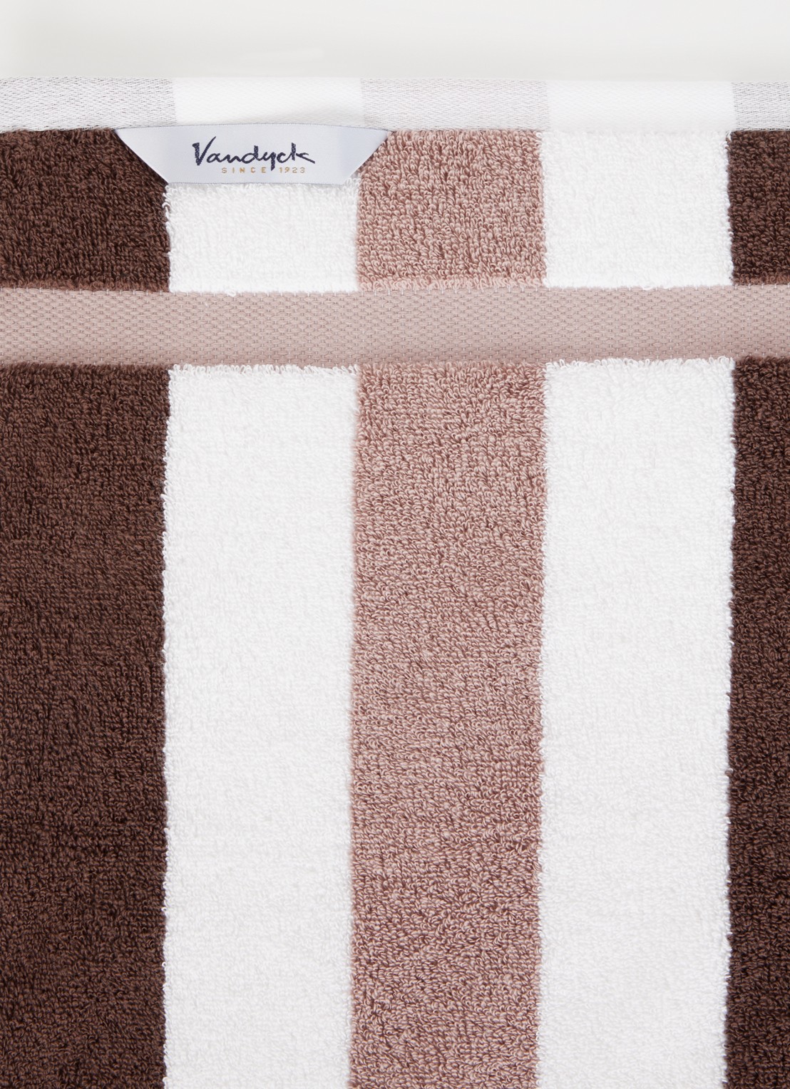 Vandyck Vancouver badhanddoek - 650 gr/m2 - 55 x 100 cm - detail taupe