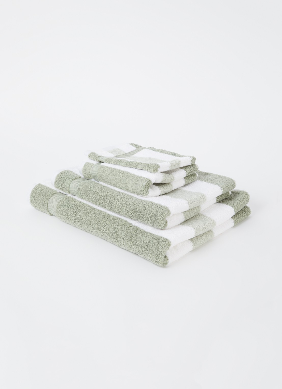 Vandyck Vancouver badhanddoek - 650 gr/m2 - 68 x 127 cm - voorkant 2 lindegroen