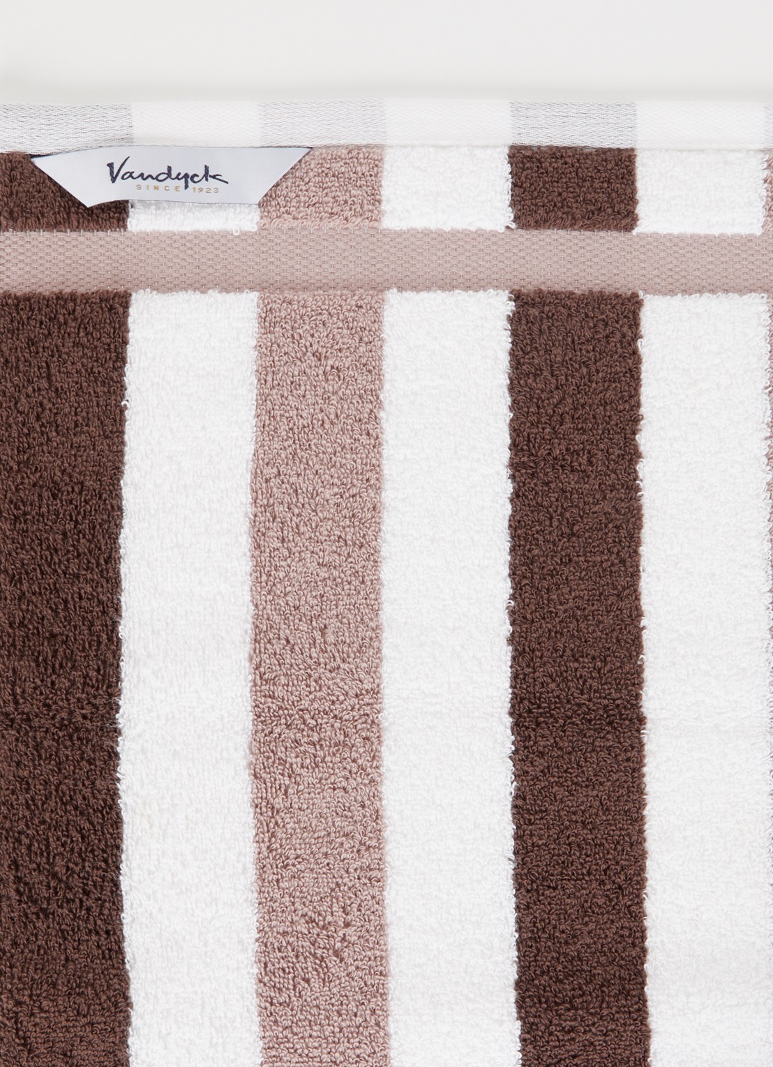 Vandyck Vancouver gastendoek - 650 gr/m2 - 40 x 60 cm - detail taupe