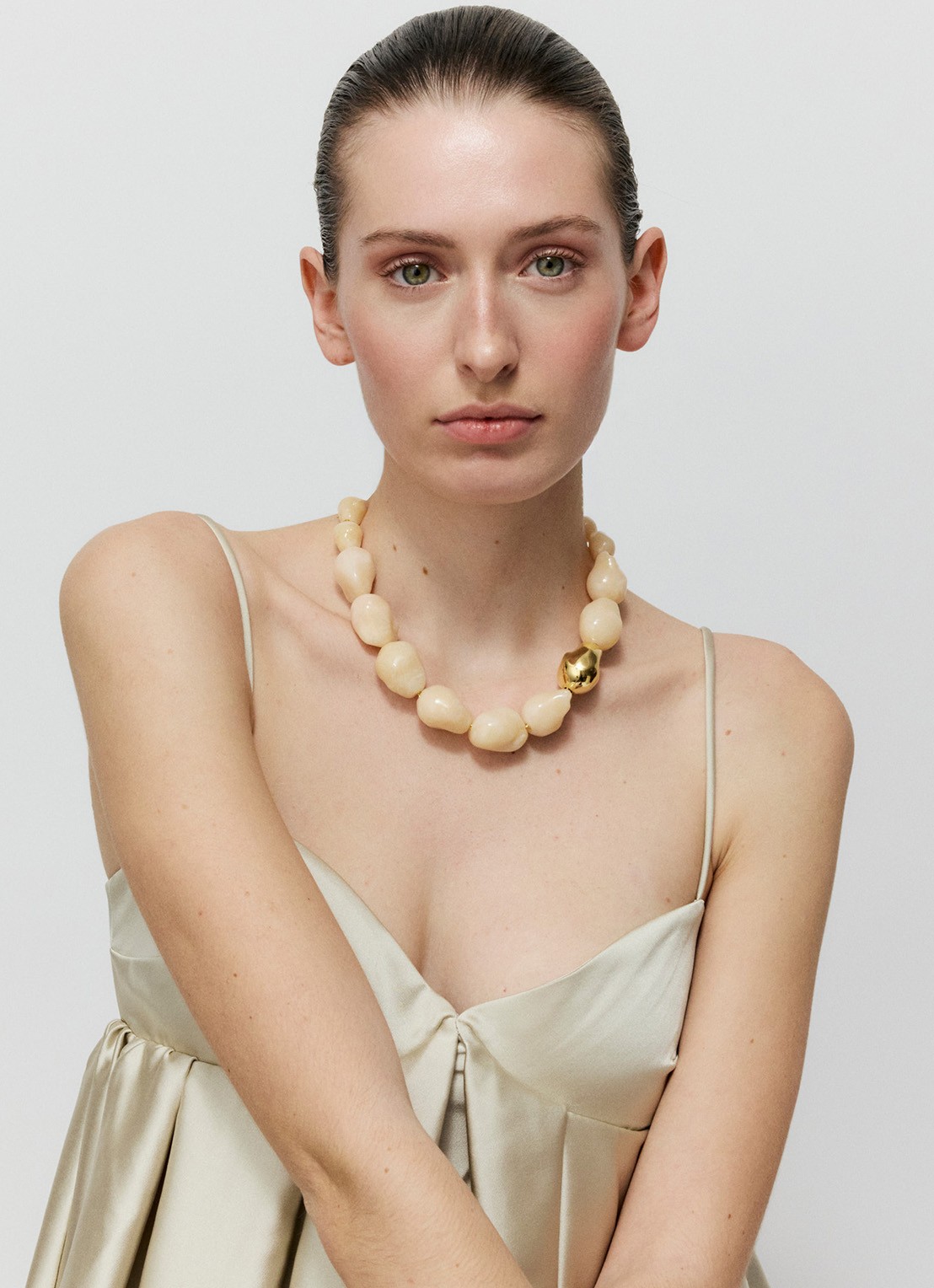 Vanessa Baroni Big Pearl ketting - voorkant 4 latte marble