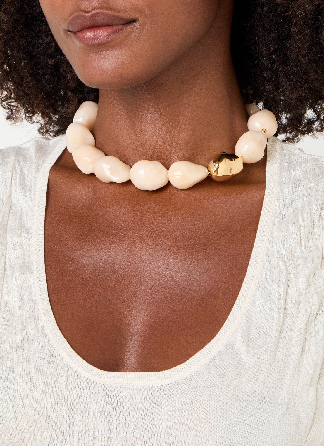 Vanessa Baroni Big Pearl ketting - voorkant 5 latte marble