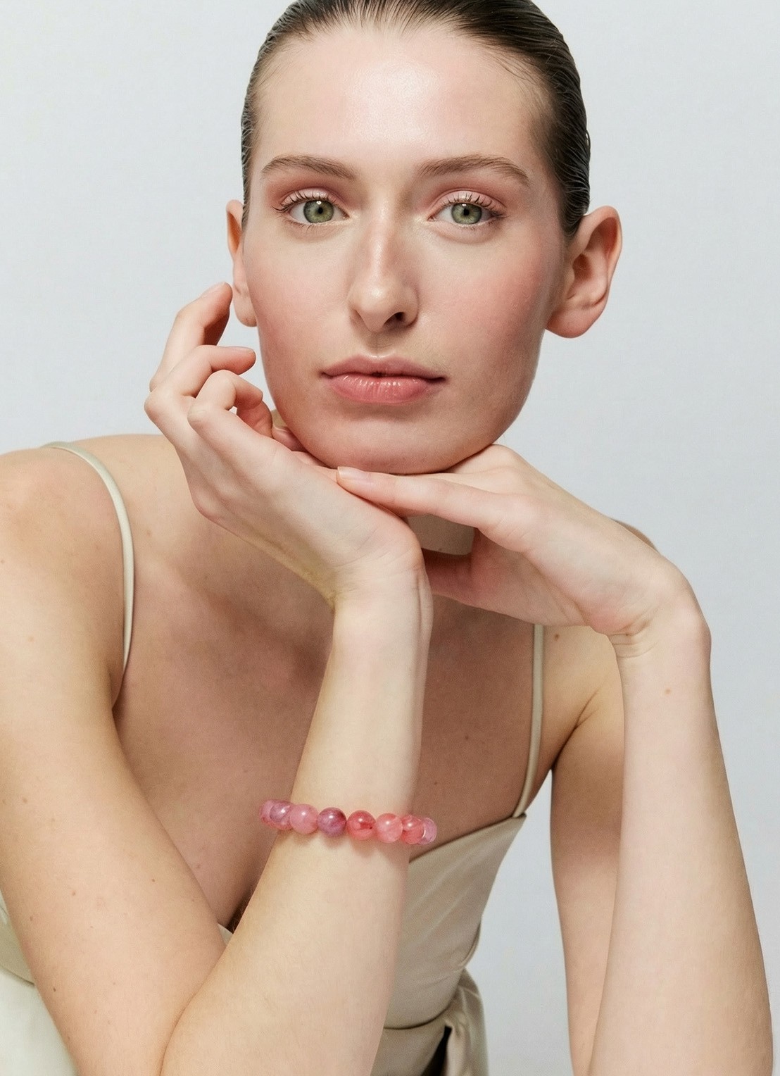 Vanessa Baroni Mini Beads armband - voorkant 2 crystal pink marble
