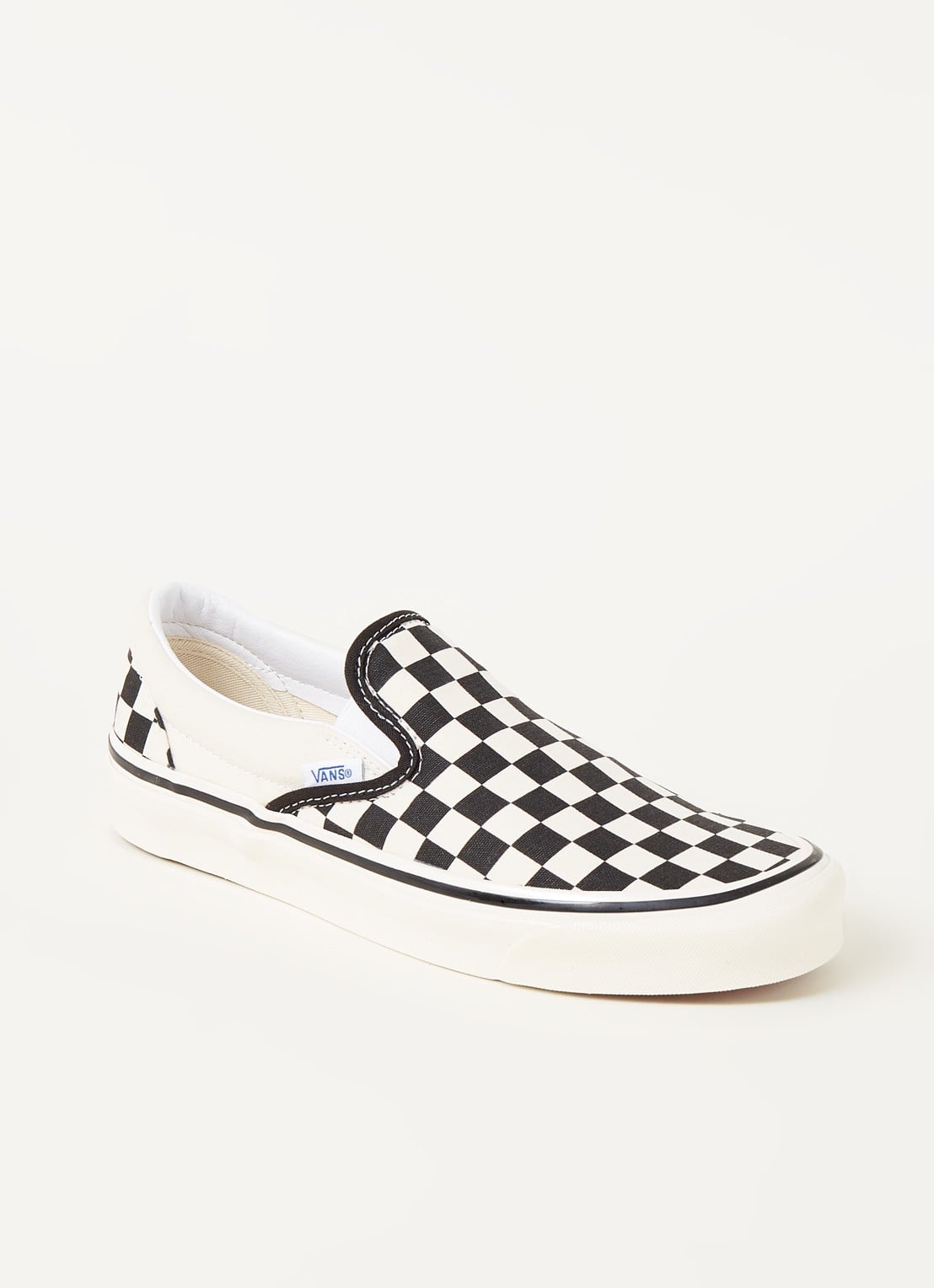 VANS Classis Slip On instapper met ruitdessin - voorkant gebroken wit