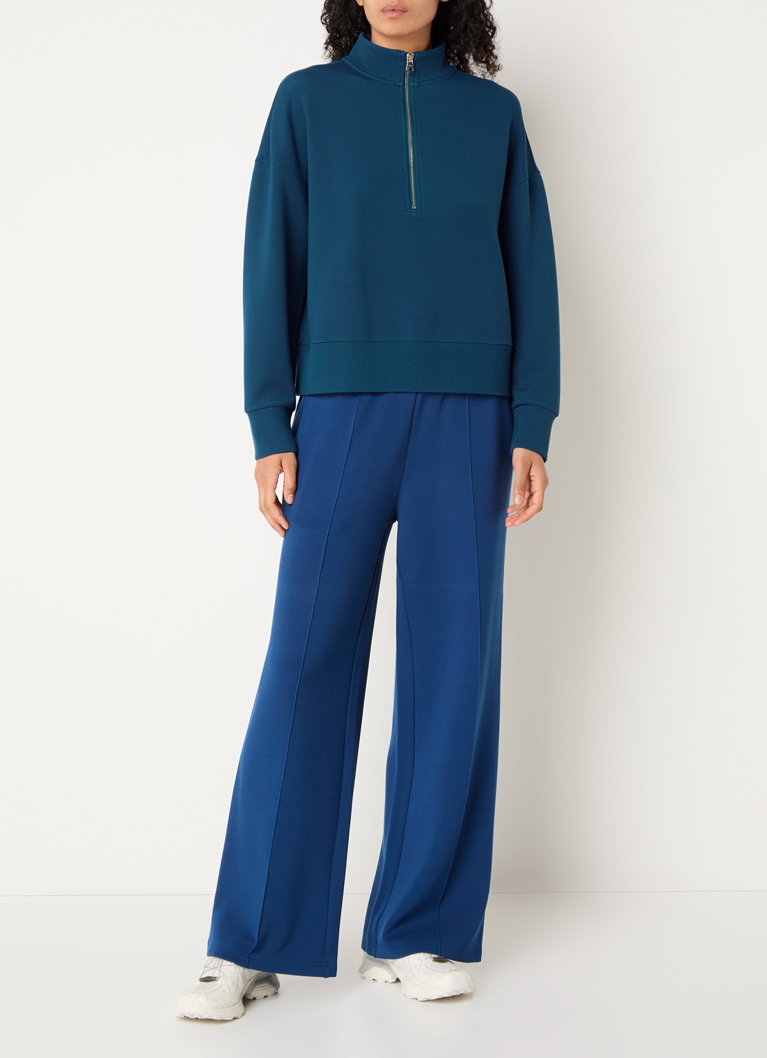 Varley Mavis sweater met halve rits - voorkant 4 aquablauw