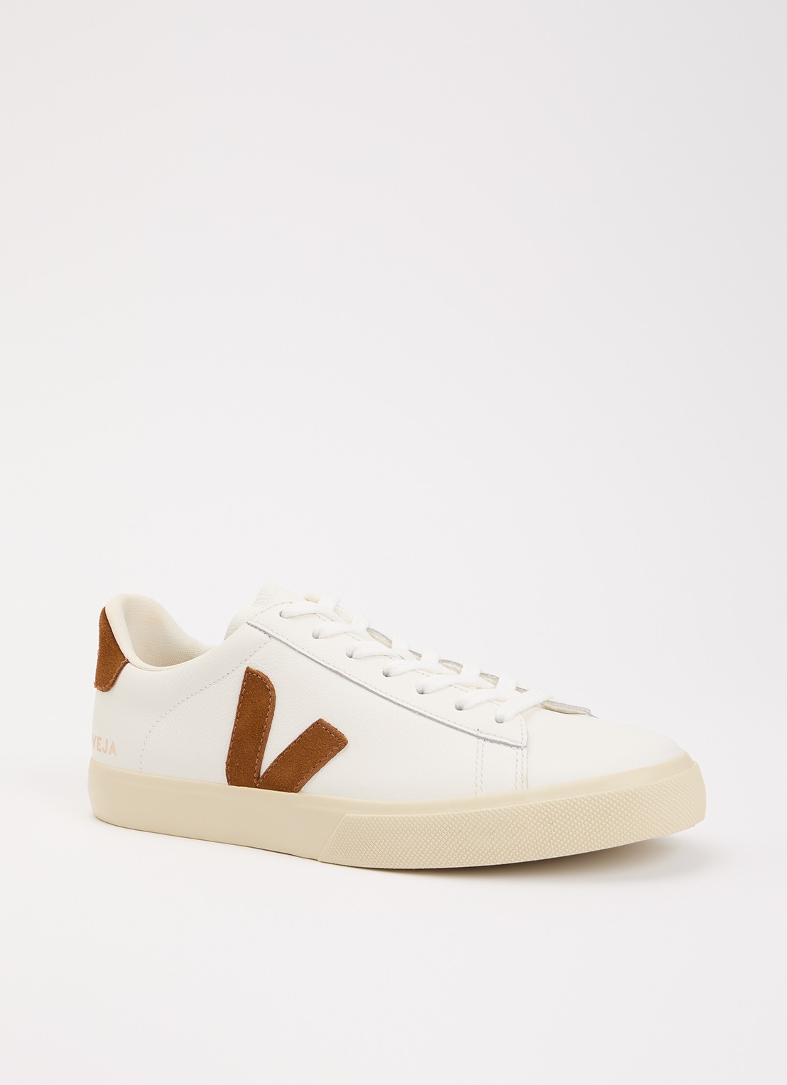 Veja Campo sneaker van leer - voorkant wit