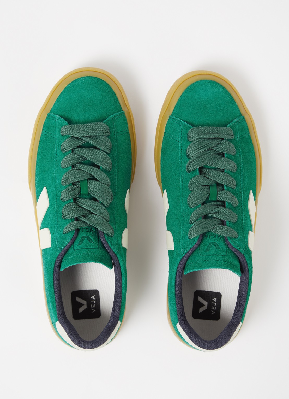 Veja Campo sneaker van suède met leren details - detail 2 groen