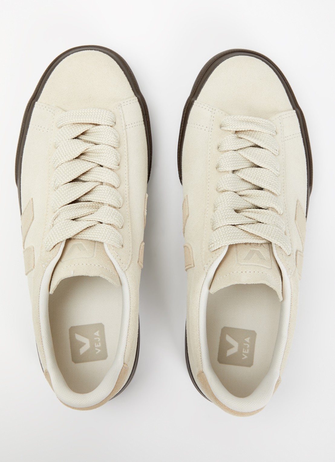Veja Campo sneaker van suède met logo - detail 4 beige