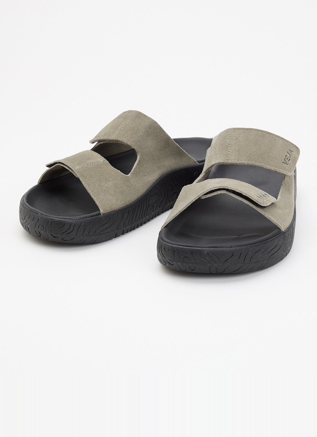 Veja Etna slipper van suède - detail 2 olijfgroen