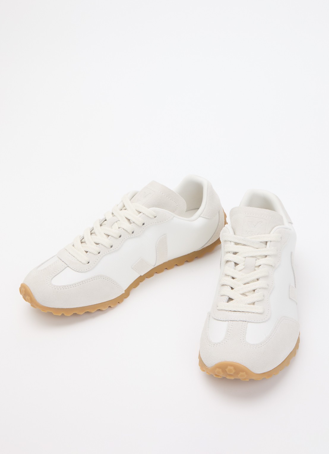 Veja GT sneaker van leer met suède details - detail 2 wit