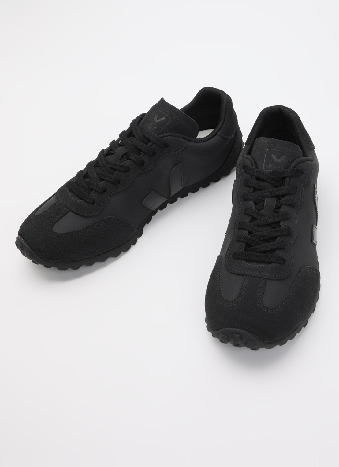 Veja GT sneaker van mesh met suède details - detail 2 zwart