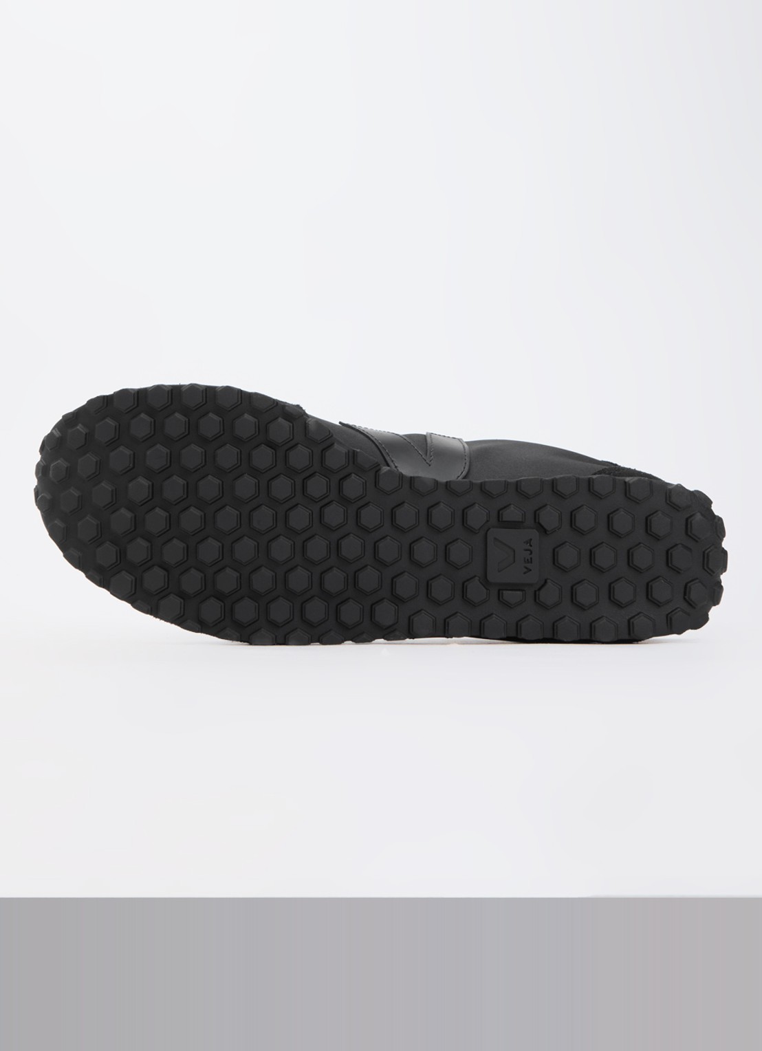 Veja GT sneaker van mesh met suède details - detail 4 zwart
