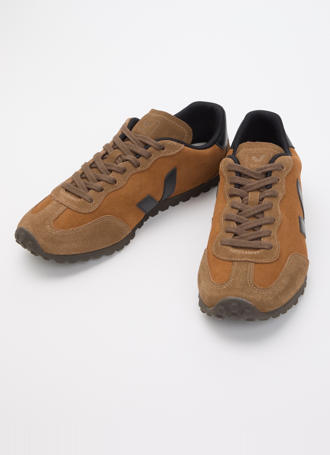Veja GT sneaker van suède - detail 4 oranjebruin