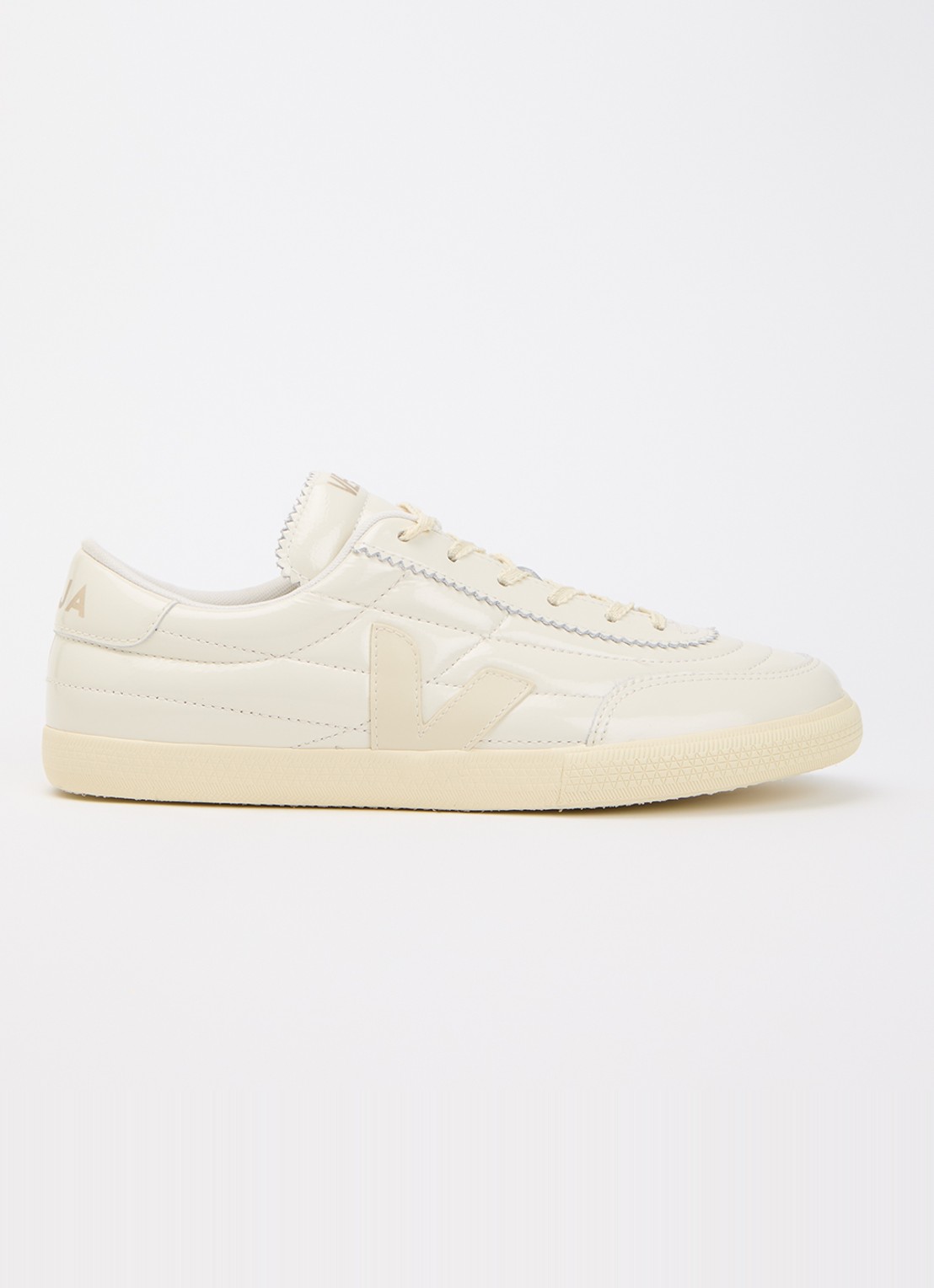 Veja Panenka sneaker van leer met lakfinish  - voorkant 5 gebroken wit