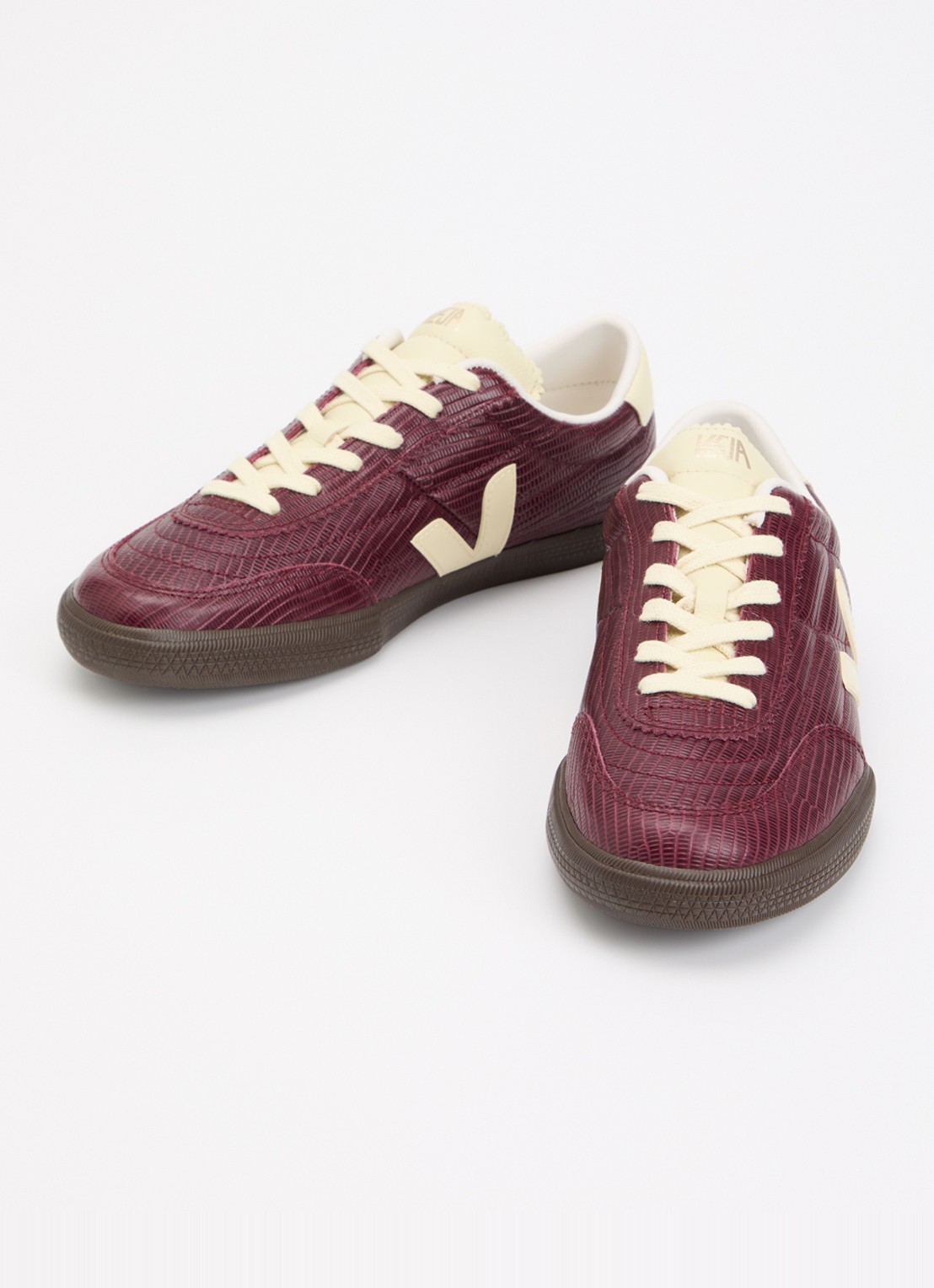 Veja Panenka sneaker van leer - detail 2 aubergine