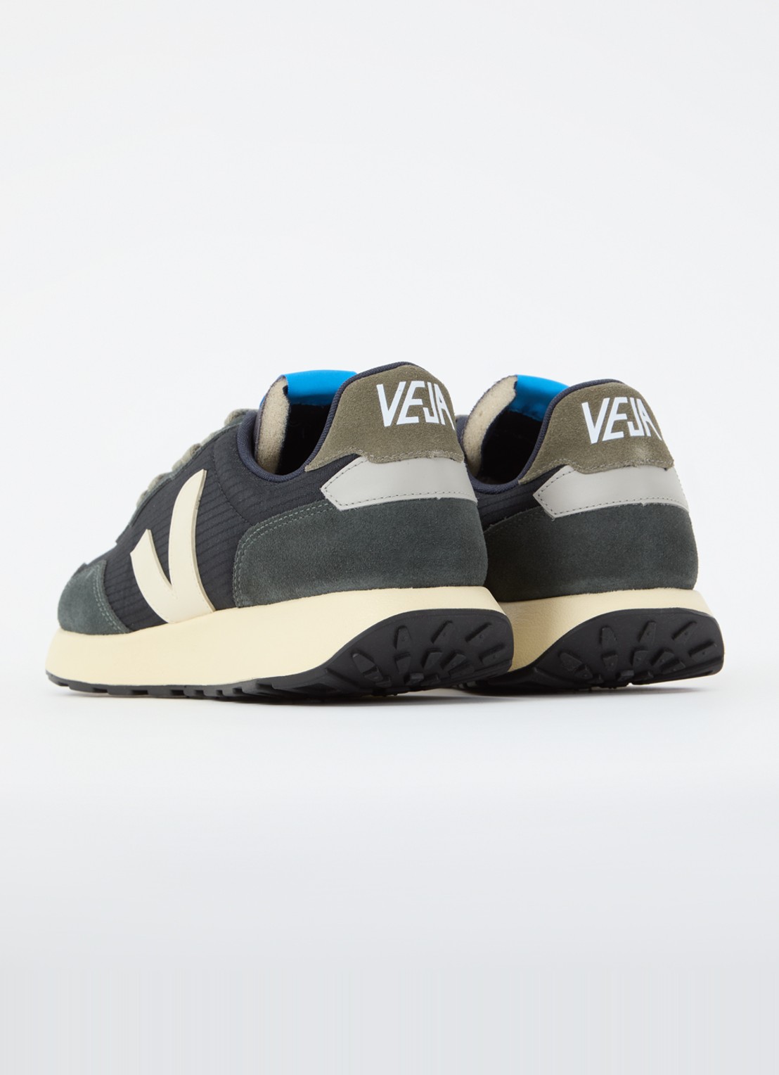 Veja Paulistana Ripstop sneaker van mesh met suède details - achterkant 5 donkerblauw