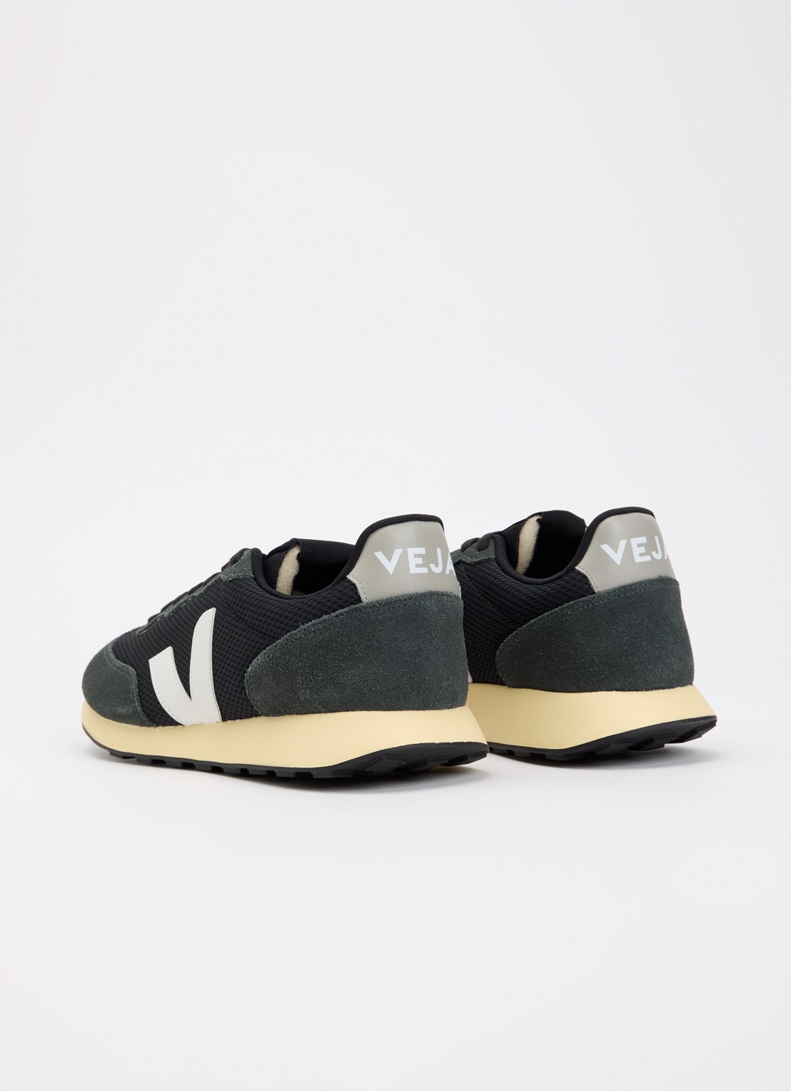 Veja Rio Branco II sneaker met suède details - achterkant zwart