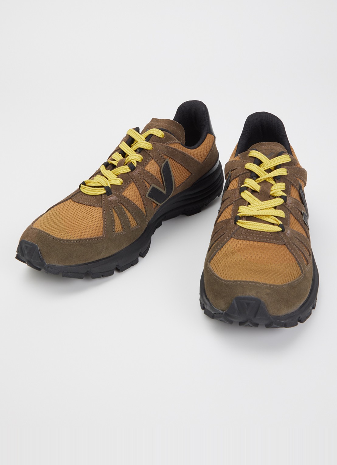 Veja Salar Alveomesh sneaker met suède details - detail zwart
