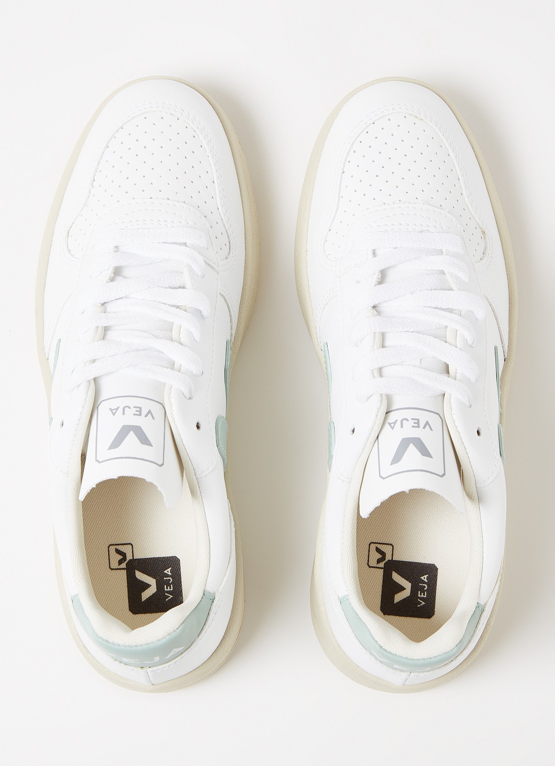 Veja V-10 sneaker met suède details - detail 4 lindegroen