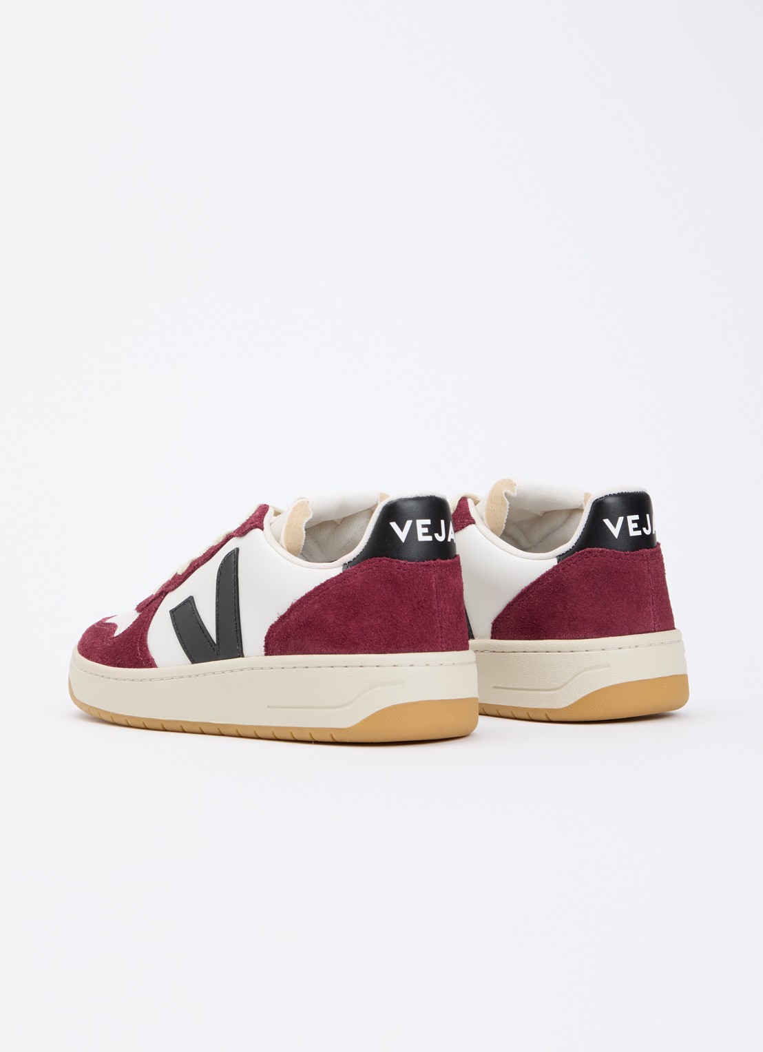 Veja V-10 sneaker van leer met suède details - achterkant 5 bordeauxrood