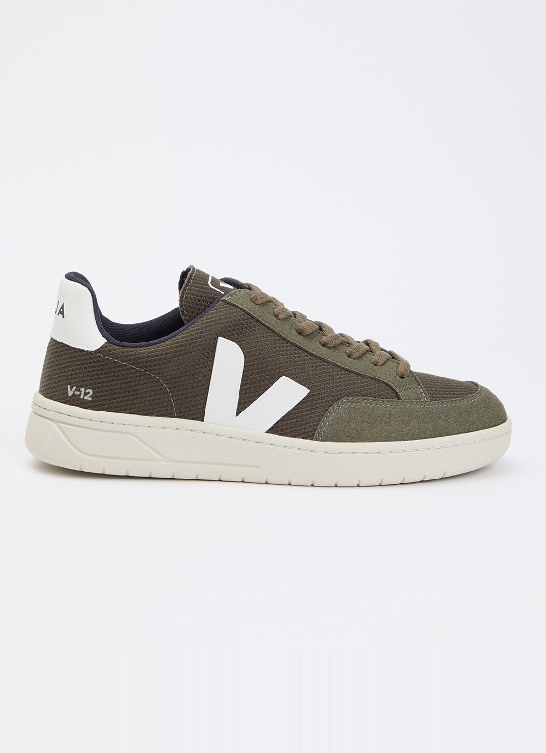 Veja V-12 sneaker met suède details - voorkant 5 legergroen