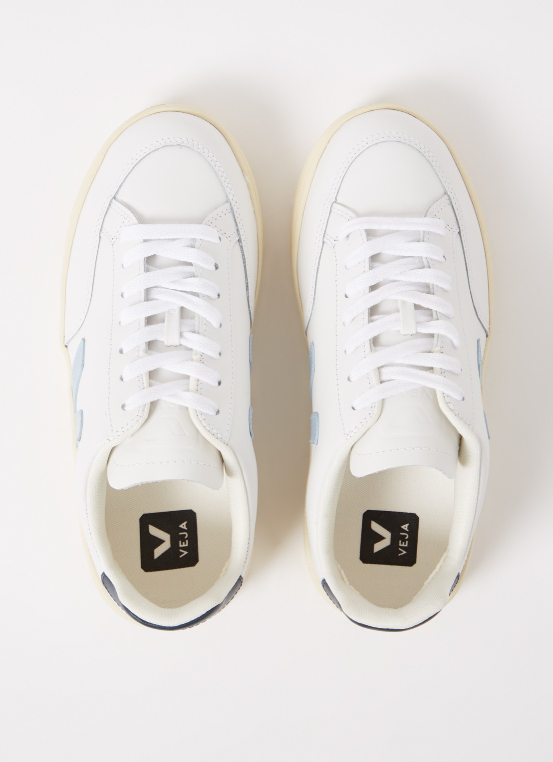 Veja V-12 sneaker van leer met suède details - detail 3 lichtblauw