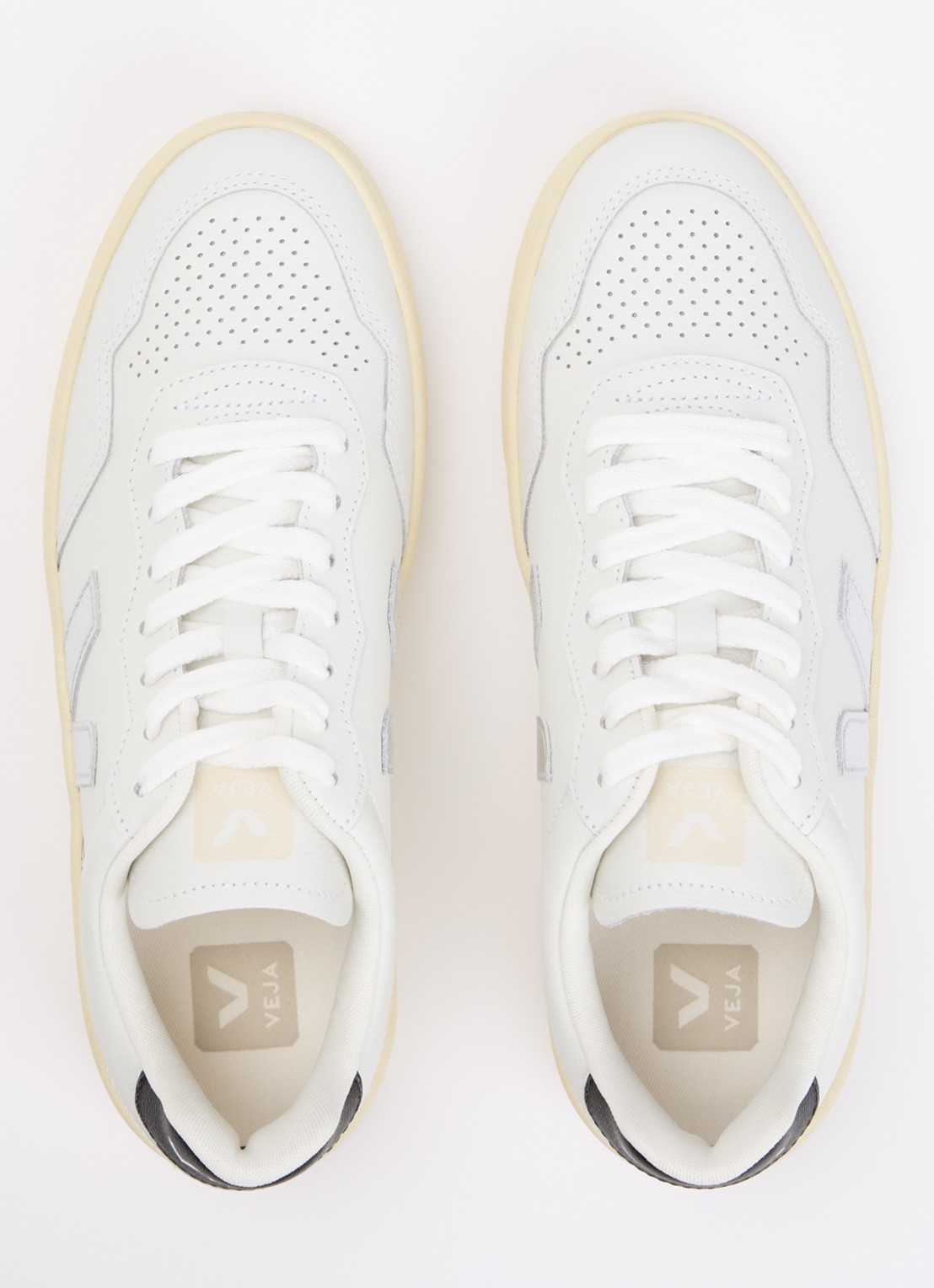 Veja V-90 sneaker van leer met logo - detail 4 wit
