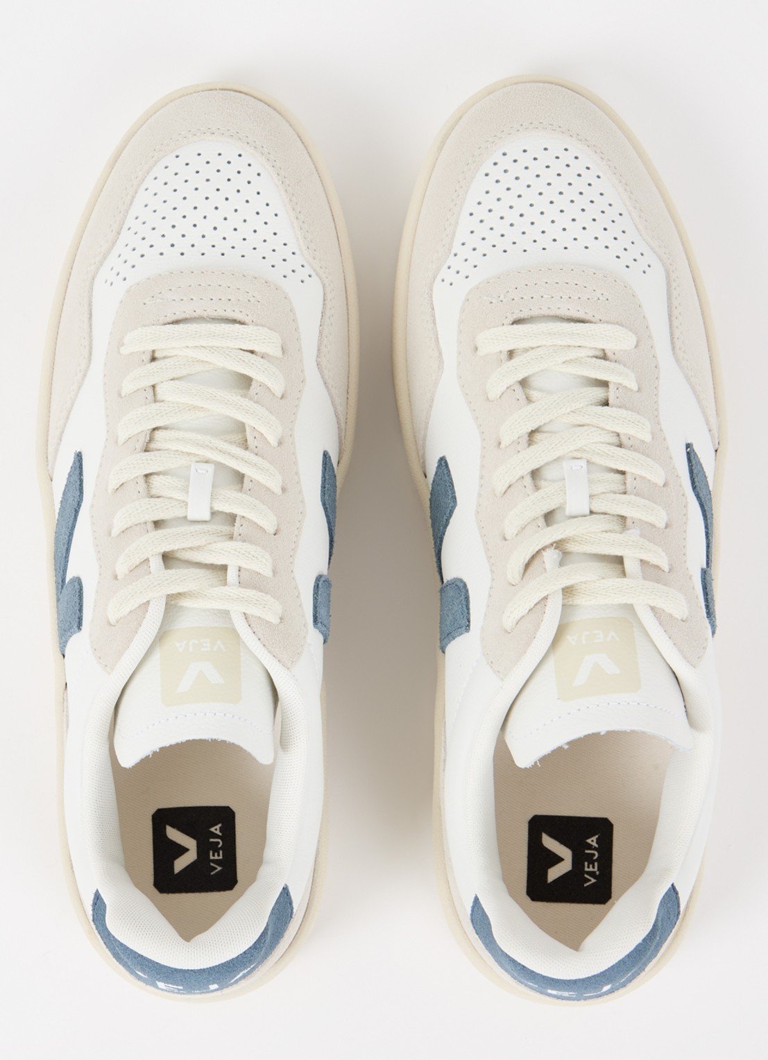 Veja V-90 sneaker van leer met suède details - detail 4 wit