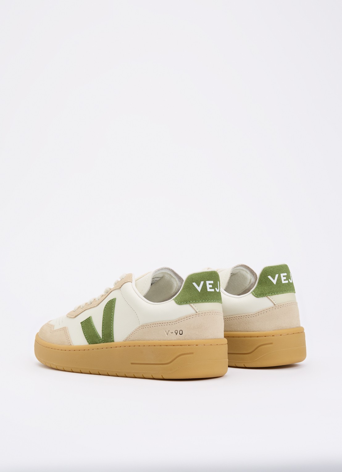 Veja V-90 sneaker van leer met suède details - achterkant gebroken wit