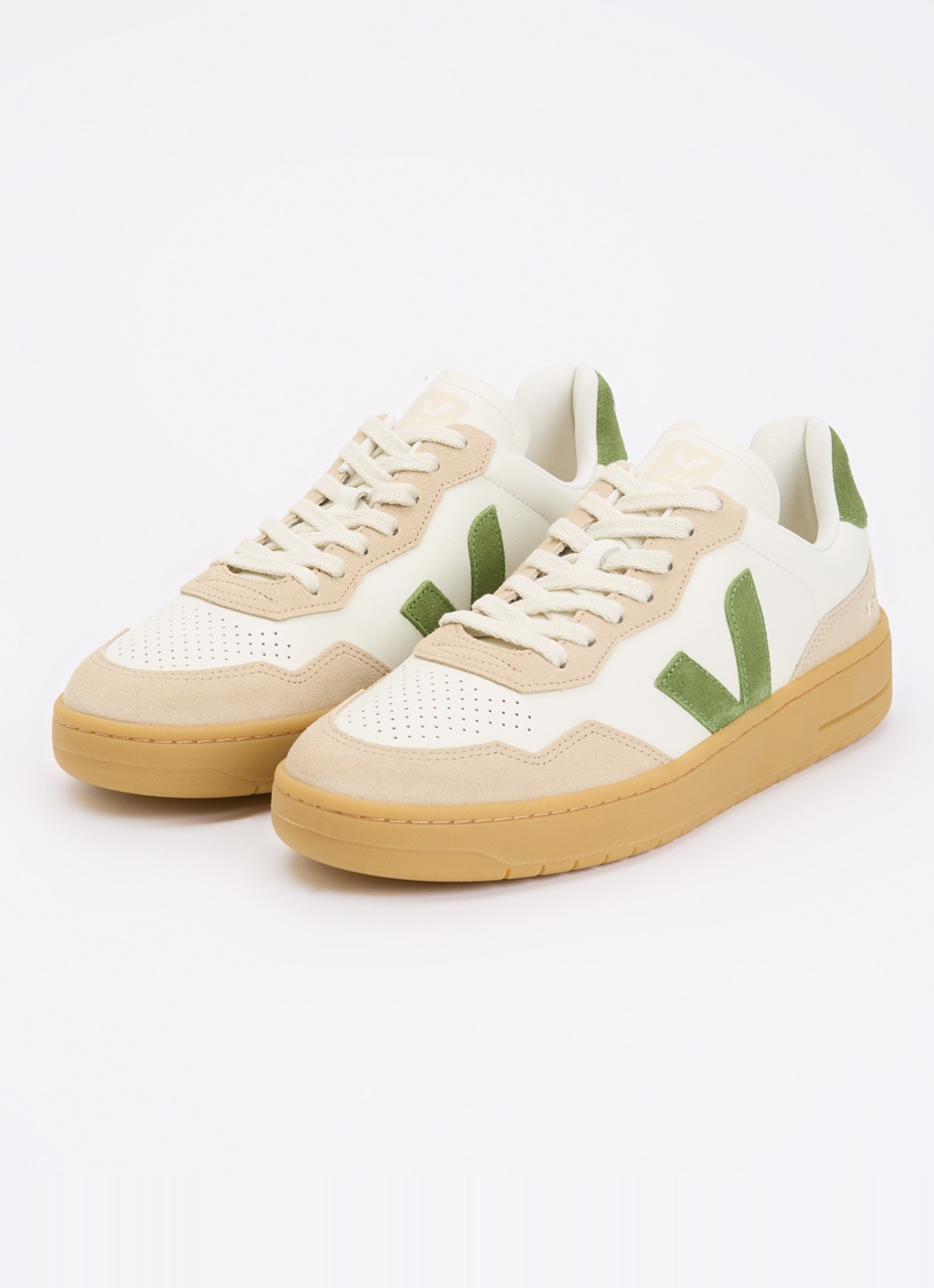 Veja V-90 sneaker van leer met suède details - detail 4 gebroken wit