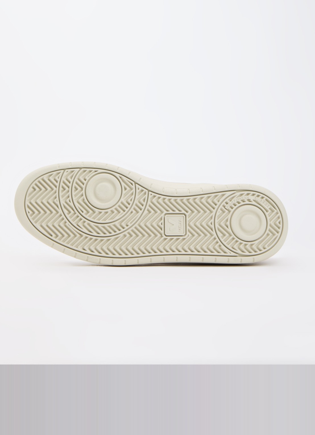 Veja V-90 sneaker van leer met suède details - detail 3 wit