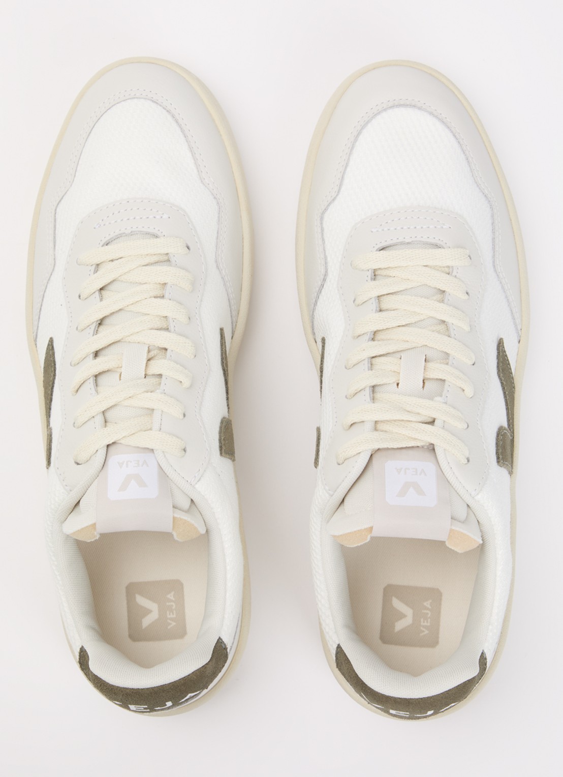 Veja V-90 sneaker van mesh met suède en leren details - detail 2 wit