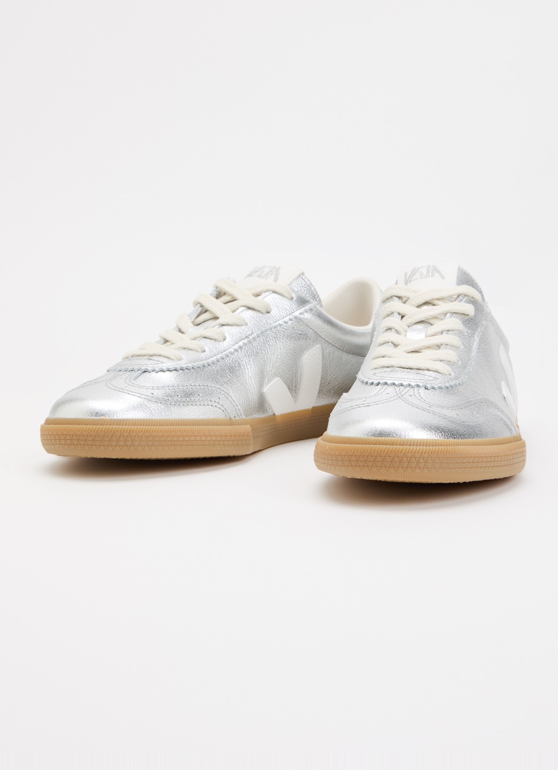 Veja Volley sneaker van leer met metallic finish - detail 3 zilver