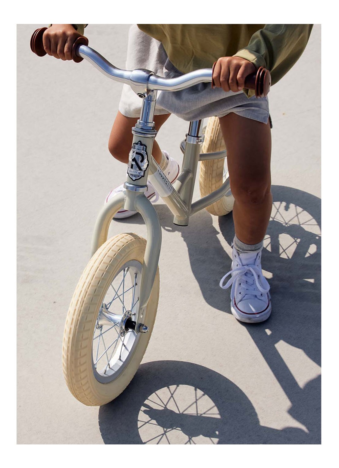 Veloretti Mini 12 inch Desert Moss loopfiets - voorkant 2 mosgroen
