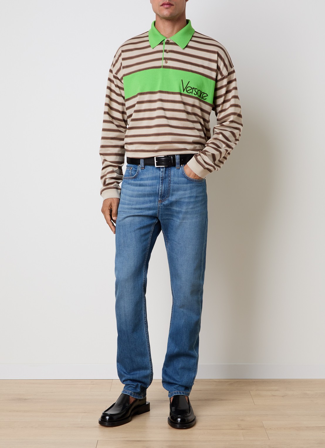 Versace Intarsia regular fit polo met logoborduring - voorkant 2 zand