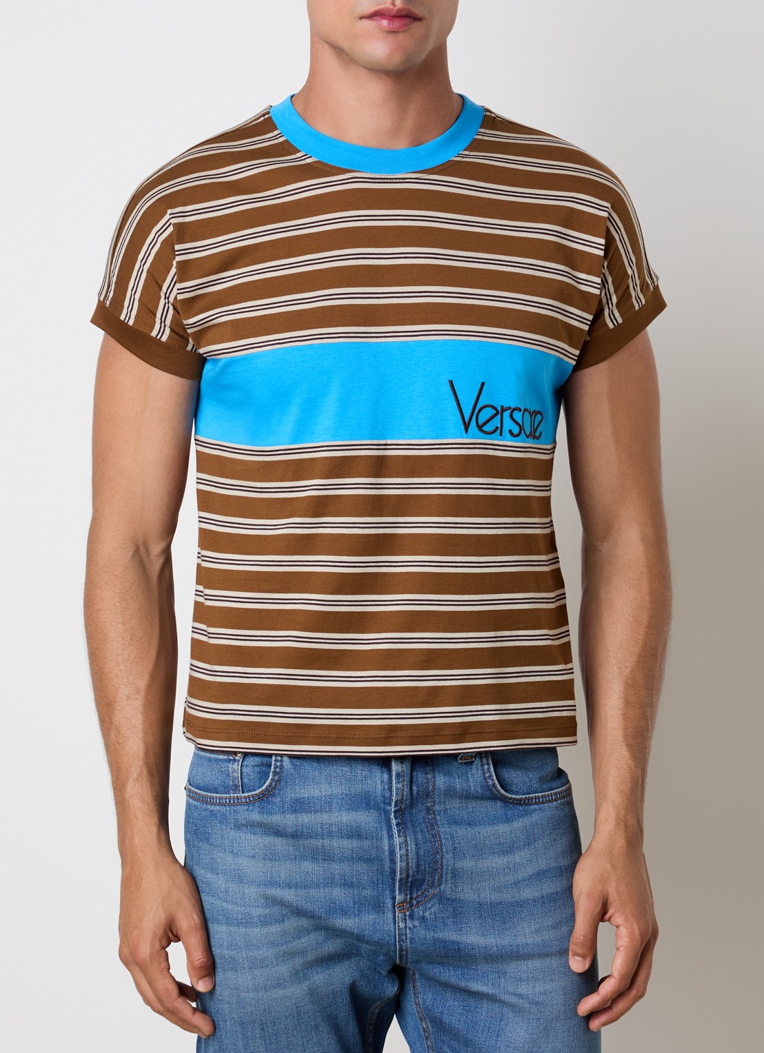 Versace Intarsia T-shirt met streepprint - detail 4 bruin