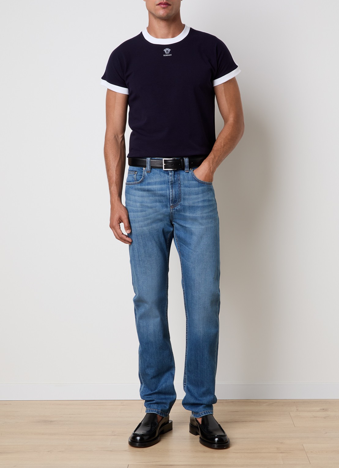 Versace Medusa T-shirt met logoborduring - voorkant 2 donkerblauw