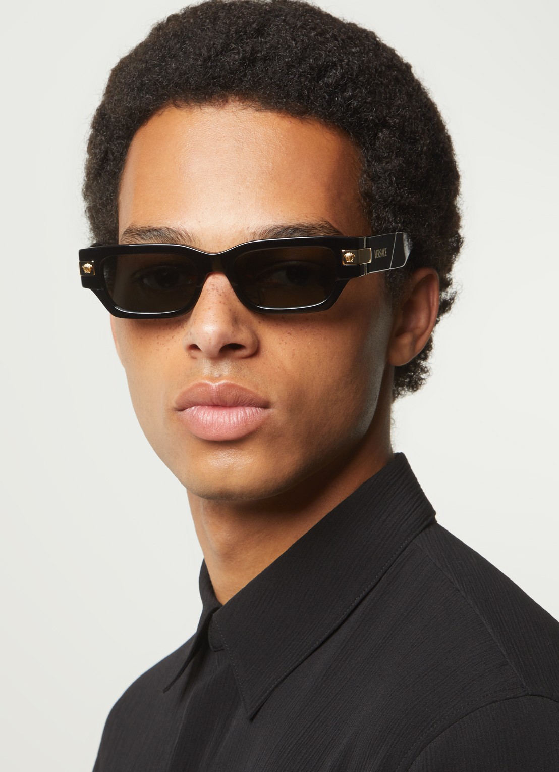 Versace Retro zonnebril VE4465 - voorkant 5 zwart