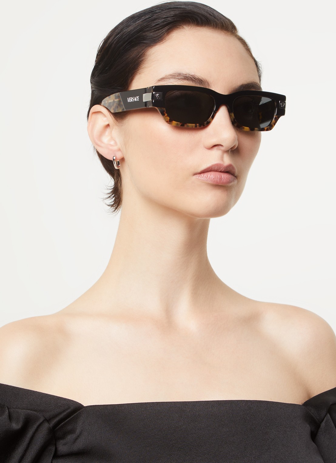 Versace Retro zonnebril VE4465 - voorkant 2 zwart