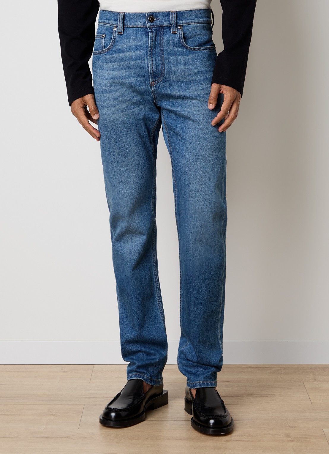 Versace Straight leg jeans met lichte wassing - detail 3 indigo