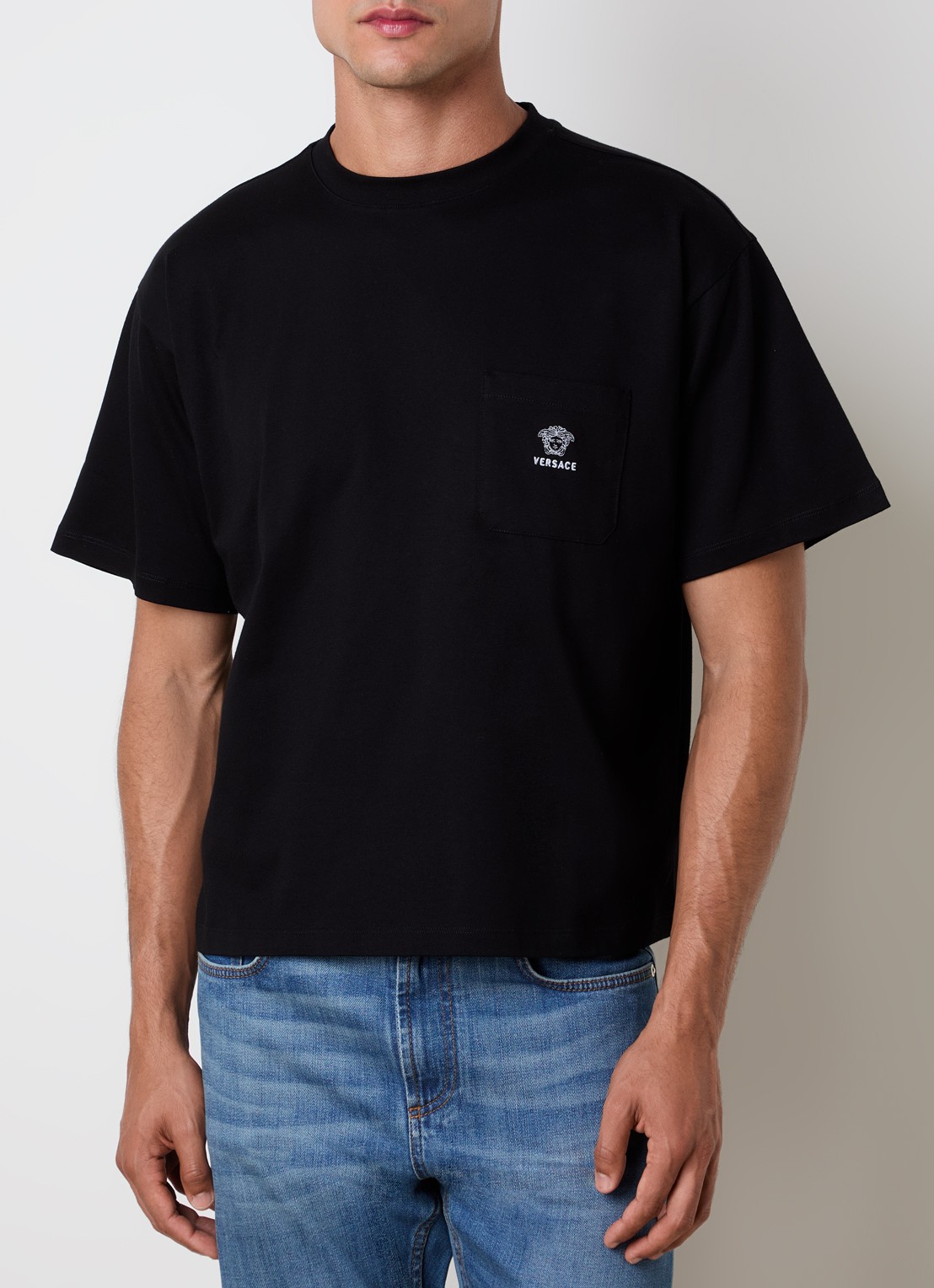 Versace T-shirt met logoborduring - detail zwart